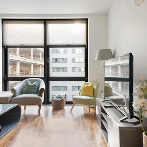 Londwell, Canary Wharf River Thames Penthouse Apartment London